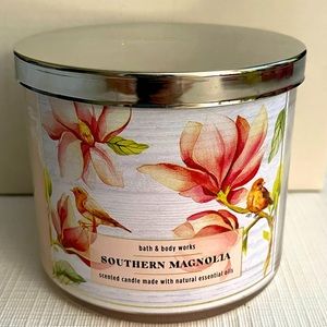 Bath & Body Works 3 Wick Candle Sweet Magnolia